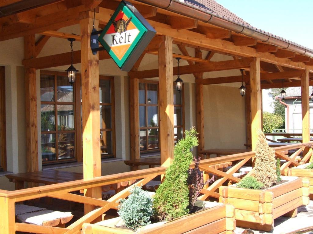 Penzion Julkin Dvor Krupina Esterno foto